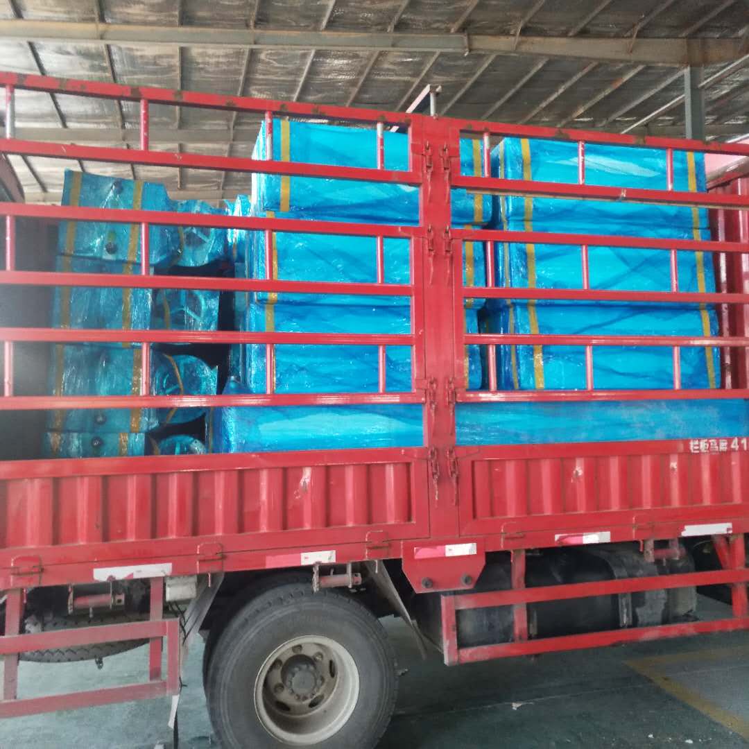 離心式水暖風(fēng)幕機(jī)發(fā)往陜西寶雞市麟 離心式水暖風(fēng)幕機(jī)發(fā)往陜西寶雞市麟